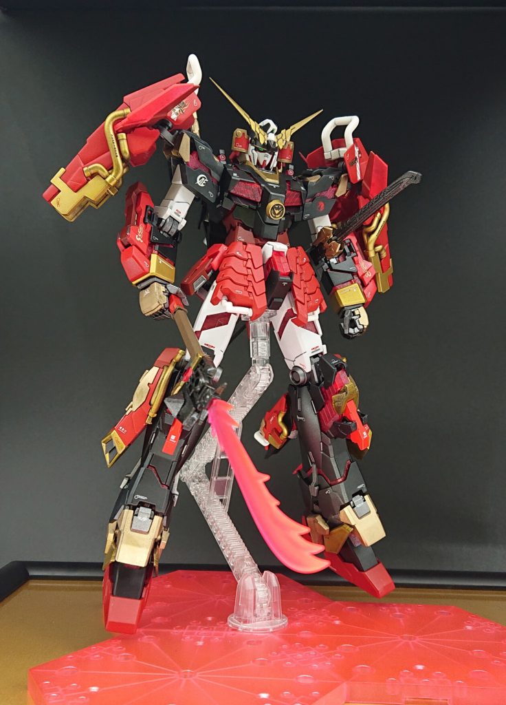 【薙刀(ナギナタ)】背中の長ものは4つのモードに変形します。まずは武者の定番、薙刀(ナギナタ)モード