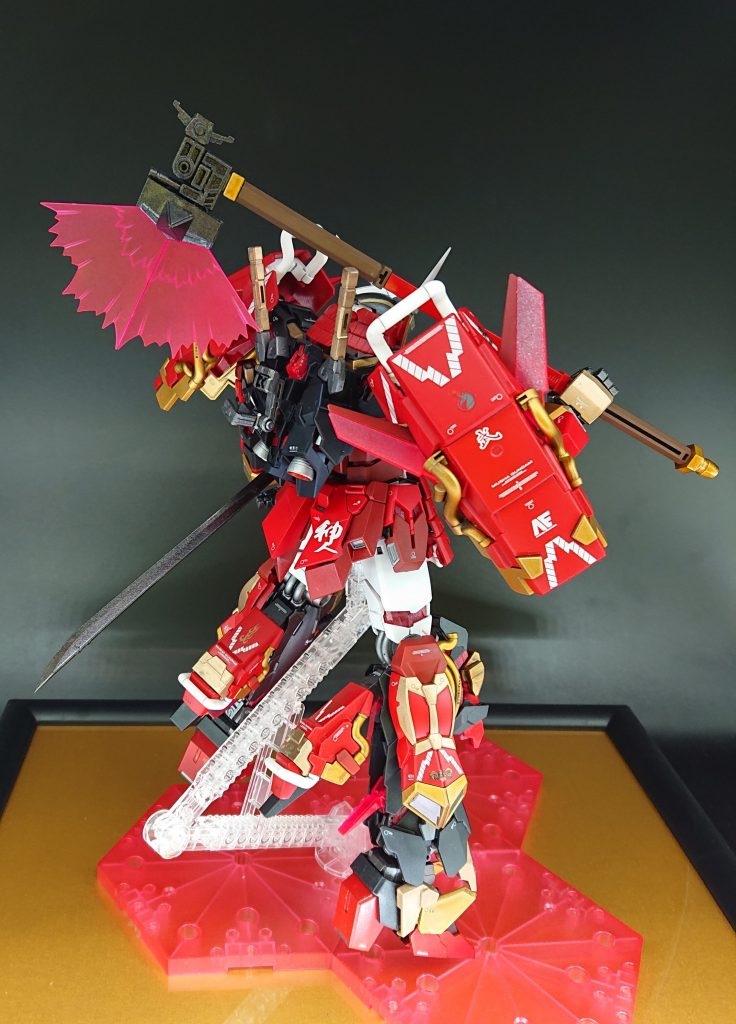 【鉞(マサカリ)】コトブキヤのビームシールドを使った鉞(マサカリ)モード。金太郎のように担ぎます。