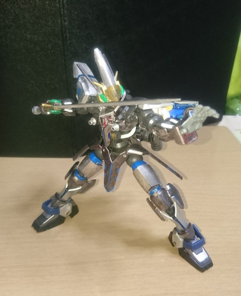 どこかで見たことのある必殺技の構えその2
