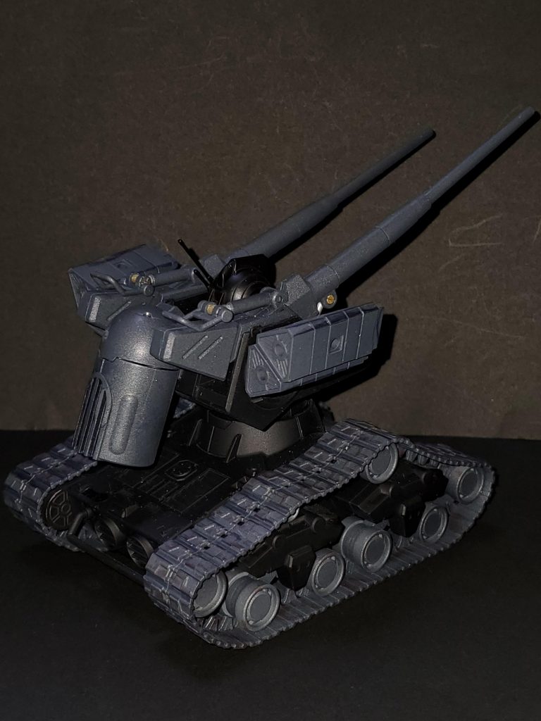 クローラー付近を軽くブラウンとグレーで叩いてウェザリングを施したんだけどあまり見えないね．．．w