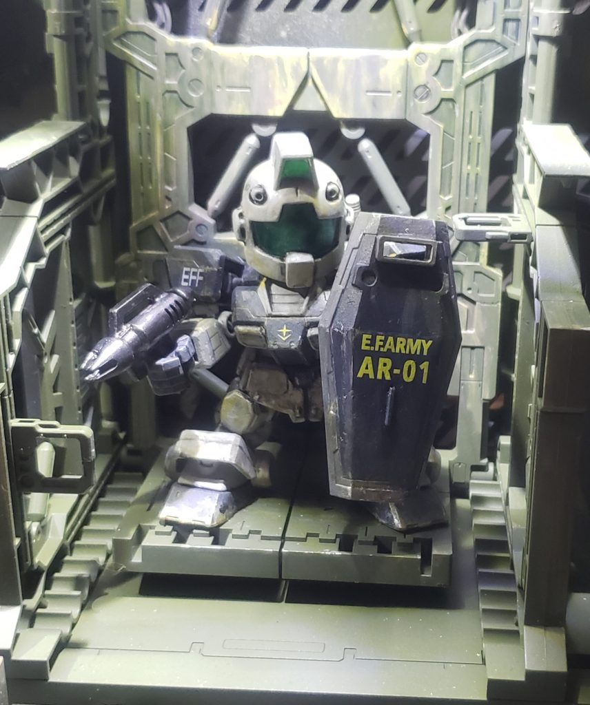 ビームスプレーガン肉抜きがえげつないシルエットブースターのを2枚貼り合わせて無理矢理作りました(笑)HGUCのを使った方が間違いなく楽です(笑)