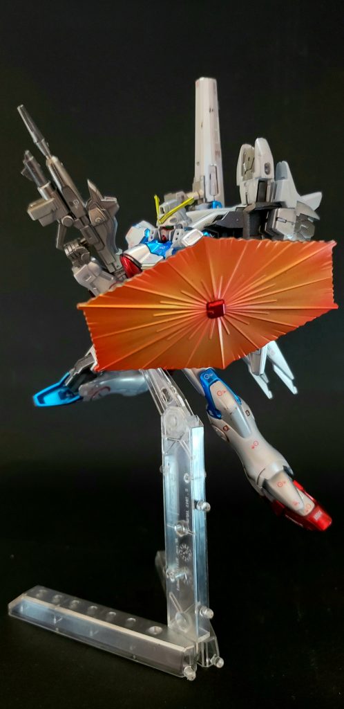 武装ビーム・ライフルテレビ版のV2ガンダムのものと同一で、マルチプル・ランチャーを装備した状態で解説されている[109]。