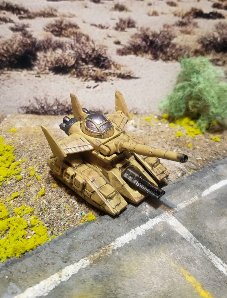 オマケ同じく撮影用に用意したマゼラアタック08小隊に登場したカラーに塗装しています見づらいですが、下の連装バルカン砲はピンバイスで砲口を開口しています。