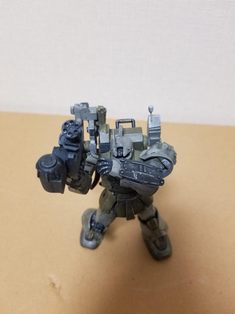 モノアイの付け根をボールジョイントに変更して左右と上に向けるようにした