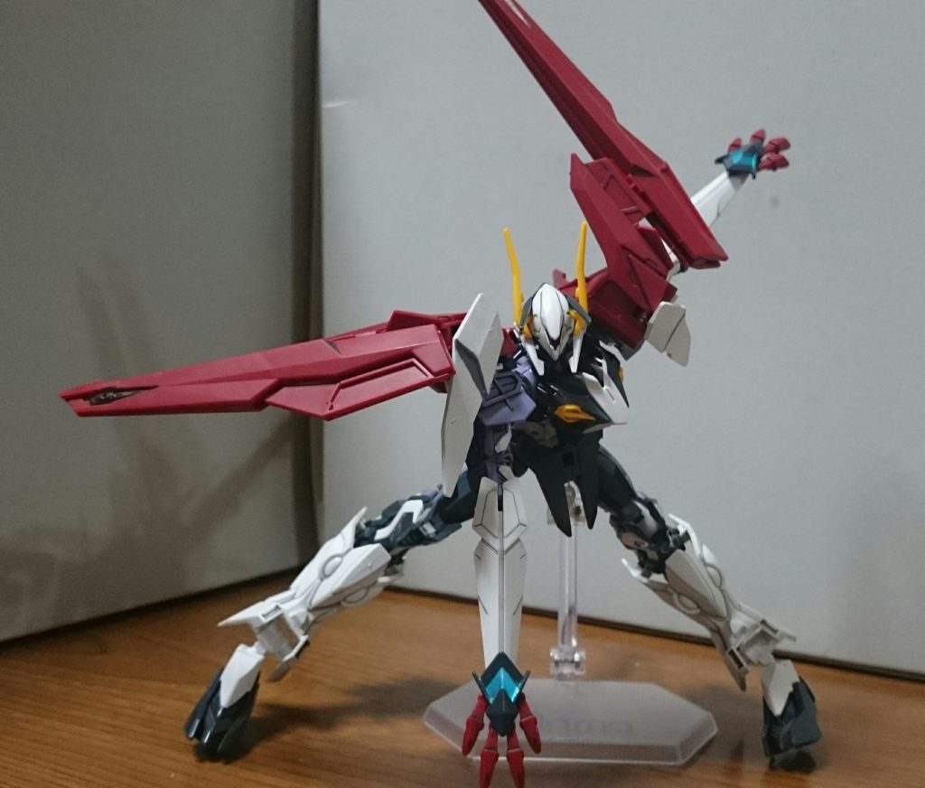 どこかで見たことあるヤツそのに。ねぇやっぱこいつランスロ(ryレベルソの足首はギミックの都合上前後にはよく動くんスけど、左右には殆どといっていいほどまったくで、このポーズもけっこう…