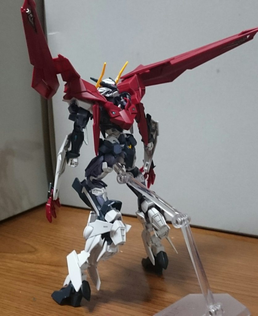 ・レベルソ・背面この形態、結構不安定でスタンド無しでは自立もほぼ困難ス。ちなみにトラスティハーケンは結構ポロリしやすかったり