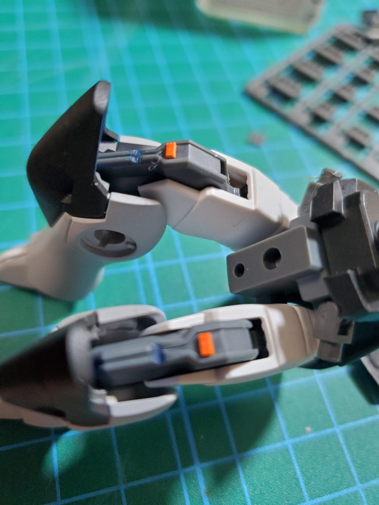 膝まげで見える箇所に。