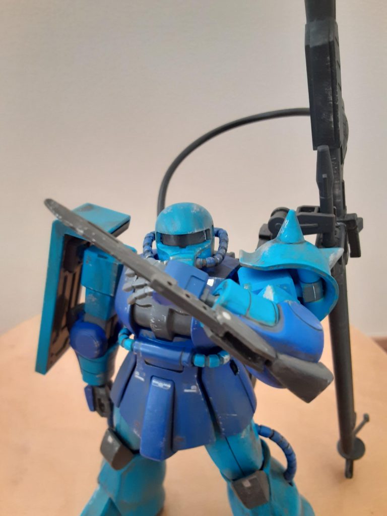 腕には可動式のナイフを装備させました。エクシアのGNソードをイメージしてます