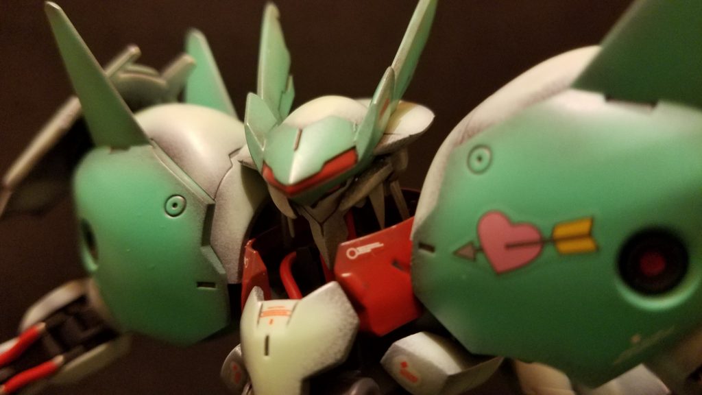 フロントアップ肩のデカールはピクシーから拝借しました🎵