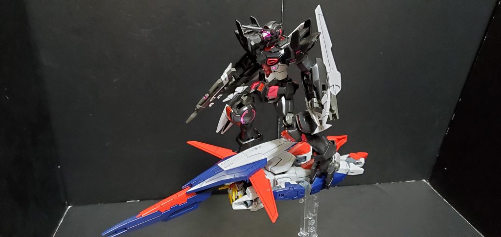 レイドボスのもとへ向かうシャイニングベルクートとG-エルス。