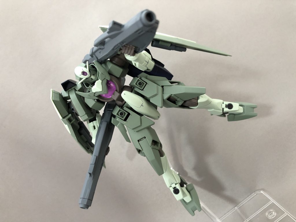 今回のトップバッターはガンダム超えの量産機、ジンクスIVさん。アヘッドが手に入らなかったので代打での登場です。シールド2枚バズーカ2丁の亀装備で芋る一般兵がいても良い。自由とはそういうものだ。