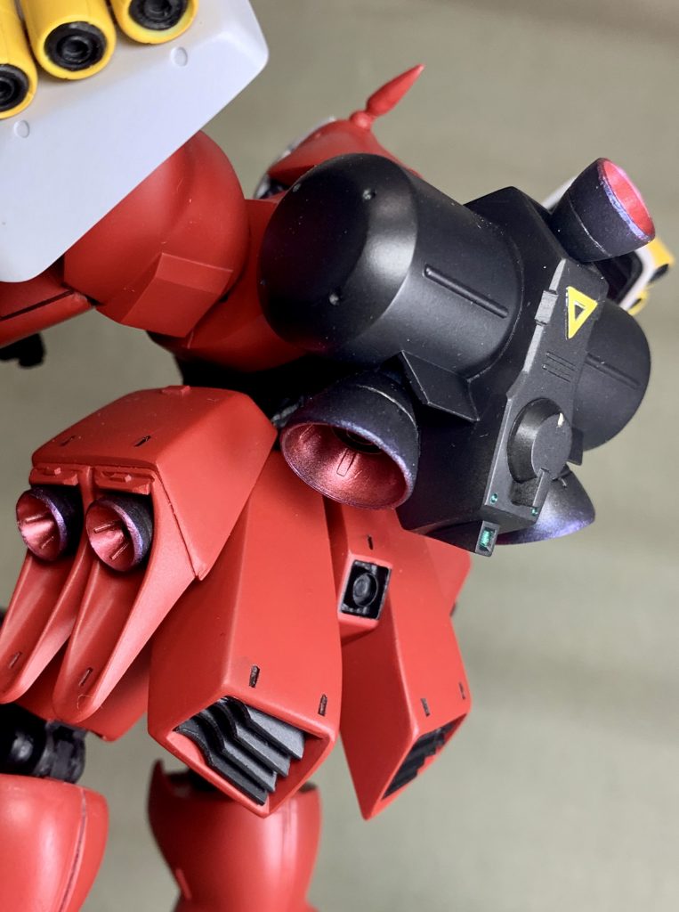 リアスカートのダクトは食パンに付いてるバッククロージャーを加工しました。