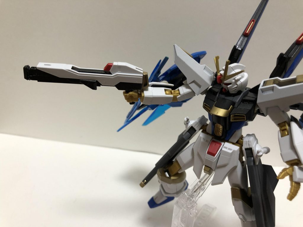 ライフルは可変式にし改造しました。スナイパーモードになります