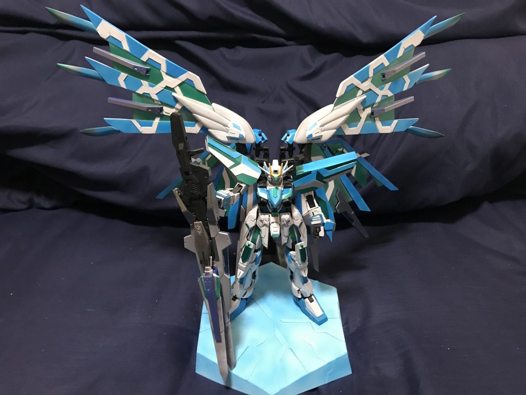 最後に正面から、ここまでご覧いただきありがとうございます!自分が持てる全てを注ぎ込んで作り上げた今年最後になるであろうガンプラです!
