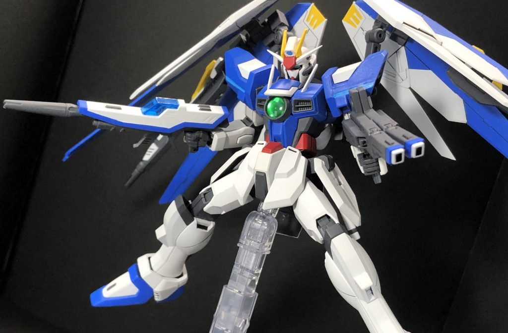 GNクスィフィアスレールガン改は、グリップ部の新設によって文字通り「ガン」としての運用も可能になった。さらに左右二基を合体することでその破壊力はより強力なものとなる。
