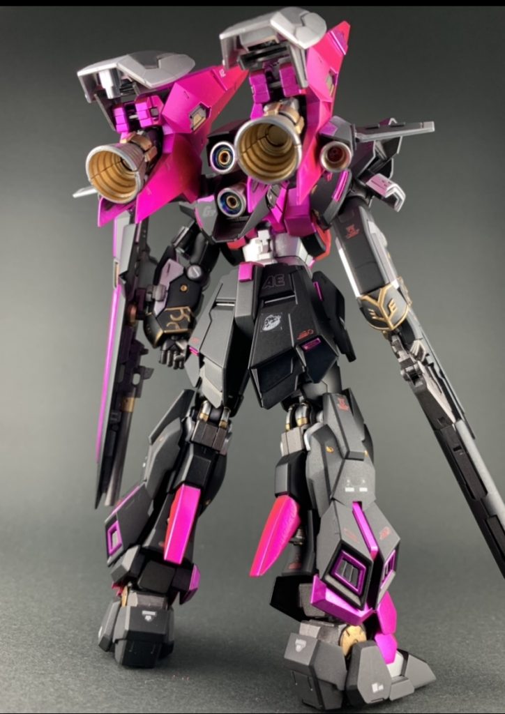 カラーリングはゲーミング風を目指し、マーキングを多めに貼りました。