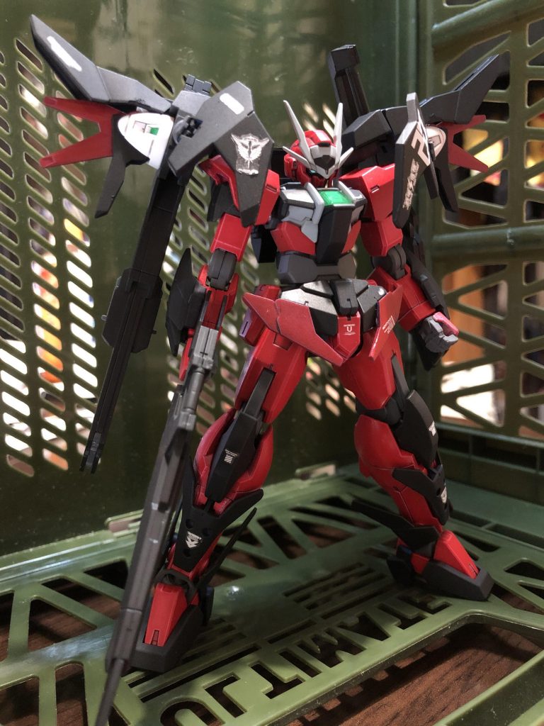 というわけで、先日青いの作ったので今回は赤いダブルオースカイを作成✨マサキ.キョウスケの相方、エステル.グランツ♀の自称パーソナルカラー赤で塗装✨