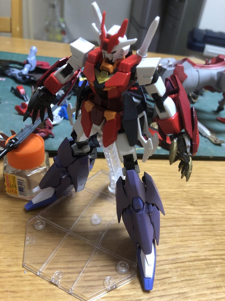 元々はルプスレクスの腕を使うつもりだったのですが、ちょっと荒々しく見えたので変更しました。