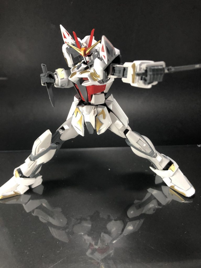 普通のストライクっぽいポーズ取らせてみましたがこれはこれで様になってますね……