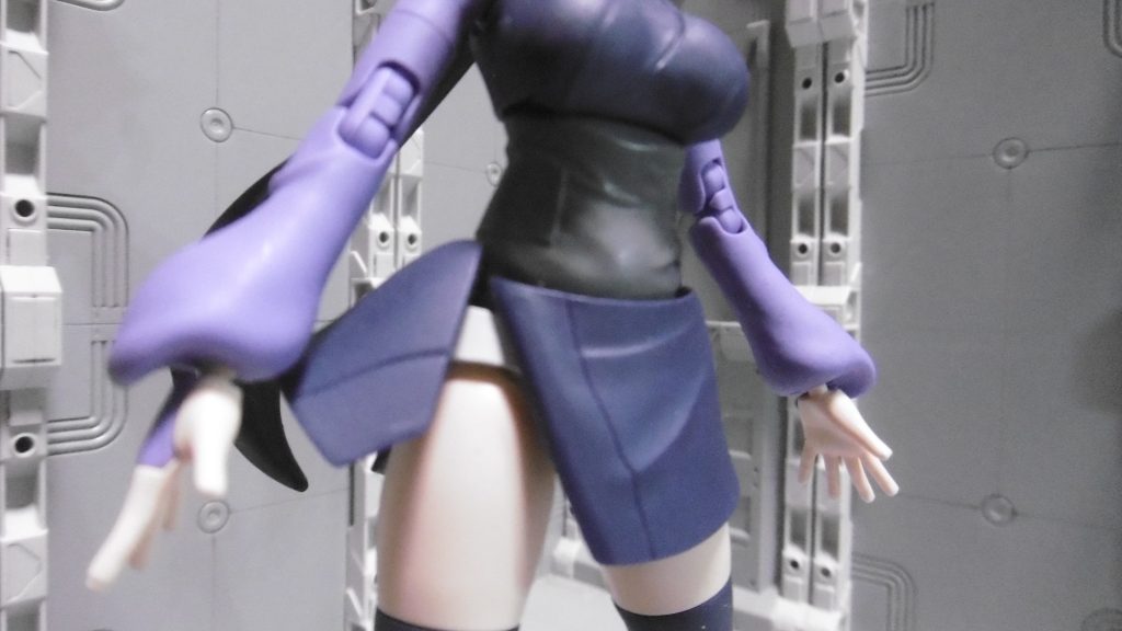 聖域は紺から白に。目立たなくするなら紺でも良いのですが、逆に目立ちそうな気がして普通にしました。忍者と仮定しつつも梵字デカールは流石に使いません。あくまで一般人の立ち位置。