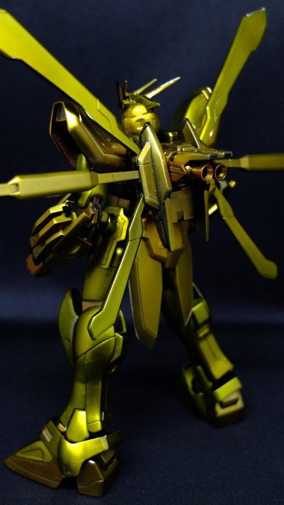 一番金色として馴染みのある色に落ち着いてくれるのはMr.カラーのクリアーオレンジだと思います、スタンダードなオレンジですが発色は一番金色に見えます逆にGXオレンジはオレンジとしての発色が良過ぎる印象ですね