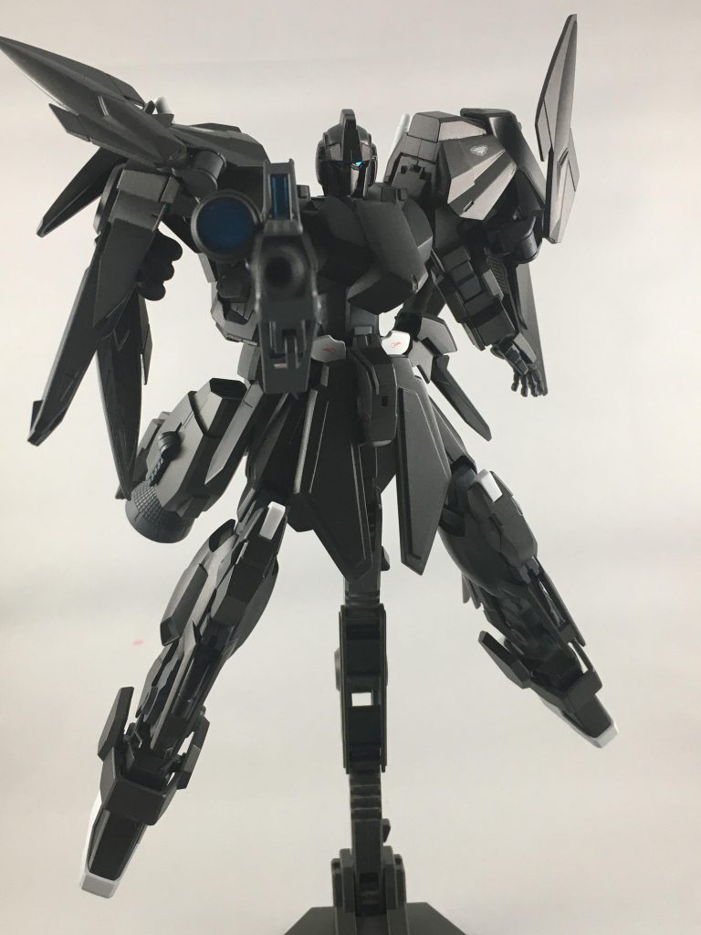 ライフルはライトニングZのものまんまです、スコープとツインアイはガンダムマーカーを筆塗りしました
