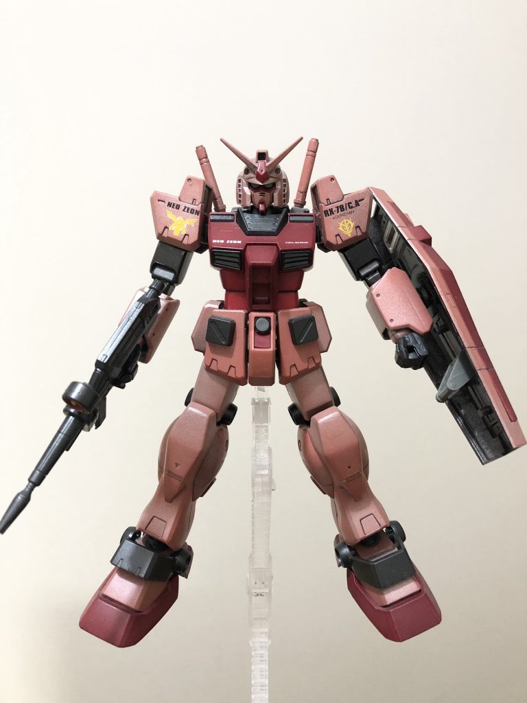 頭、ライフル、シールド、バックパックはMGガンダムver1.0 それ以外はMGジムカスタムです。