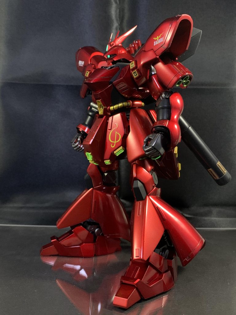 モノアイ、センサー、バーニアノズル等に蛍光塗料を塗ったので、UVライトで光ります😁