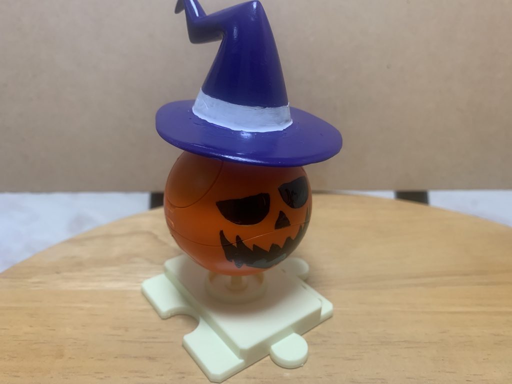 ハロウィーン！　ジャックランタン帽子はエポパテ成型です。