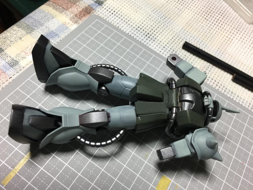 作業工程を上手い具合に順序立てておかないと、FG難しいと思いました。ただ、苦労した分、最後に組み上げるこの瞬間だけ、HGには無い変な感動がありました(笑)癖になったらヤバイですねw