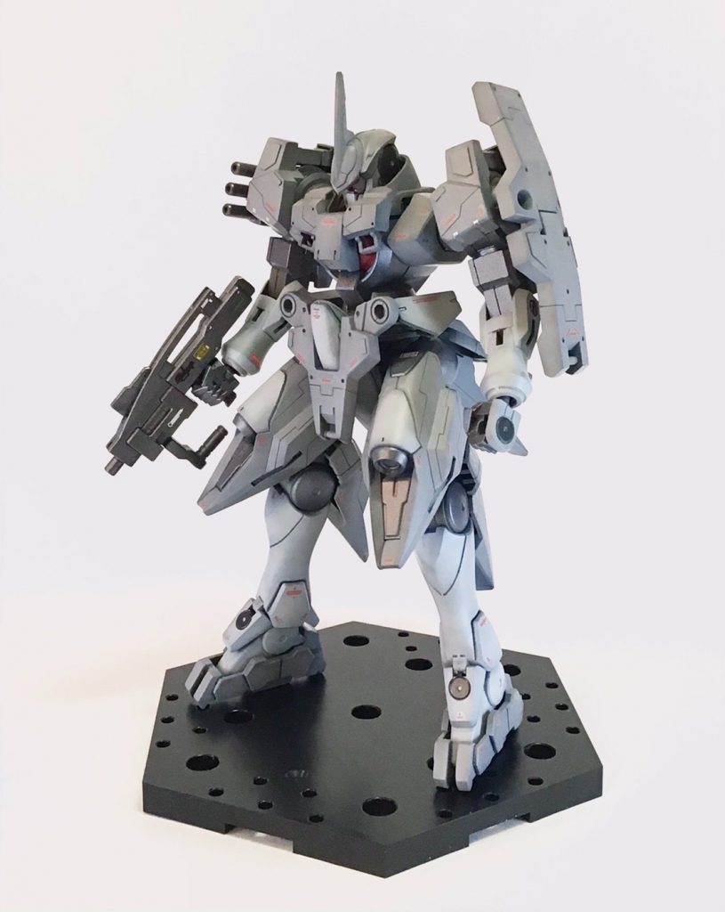 弾が尽きたら重たい装備を脱ぎ捨てて機動力重視に。この形態もかなり自分好みです。