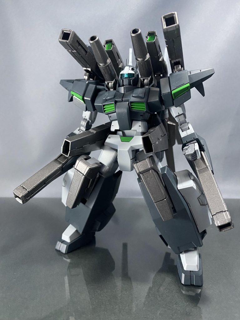 身体中のあちこちにキャノンを搭載。GBNに参加するならこれくらいはやりたい。カラーはMSVのガンキャノンⅡをリスペクトしてみました。