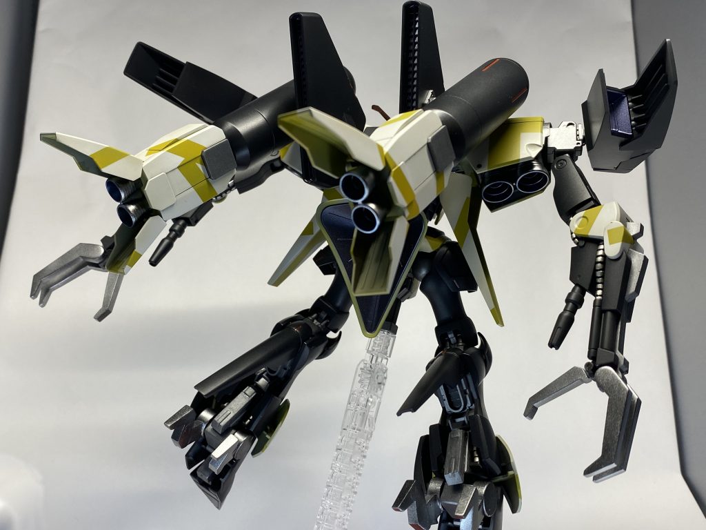 スラスター展開背面