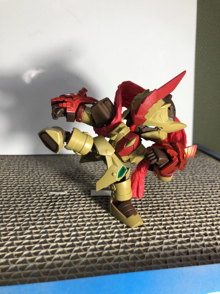 蹴りも自立可能です。