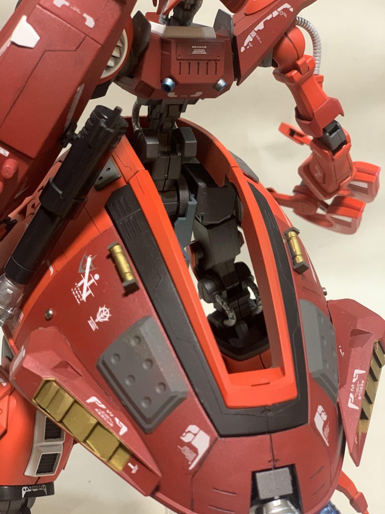 hgハイゼンスレイ2で余ったウーンドウォートのパーツをペタペタ貼り付けたり筋彫りやらデカールやらで仕上げました！！