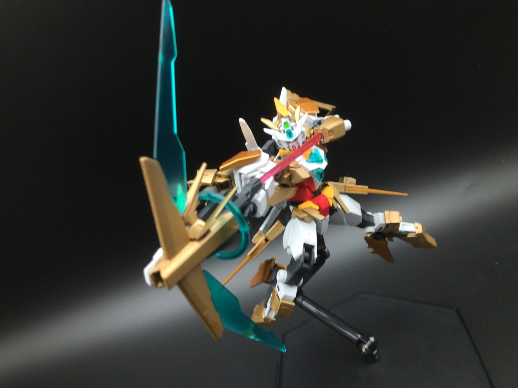 エンチャントアローライフルヒナタの協力の元、コアスプレーガンと左腕の甲に拡張パーツを付け、腕ではなく機体全体を使い放つ事でヒロトの得意とする高狙撃戦を更に高い精度で行うことが可能となっている