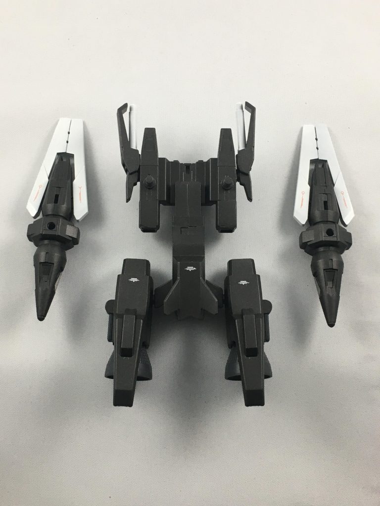バックパックです、実はここにピンバイスで穴を開けて、向きを変えてマウント出来るようにしてました、横の穴は埋めました