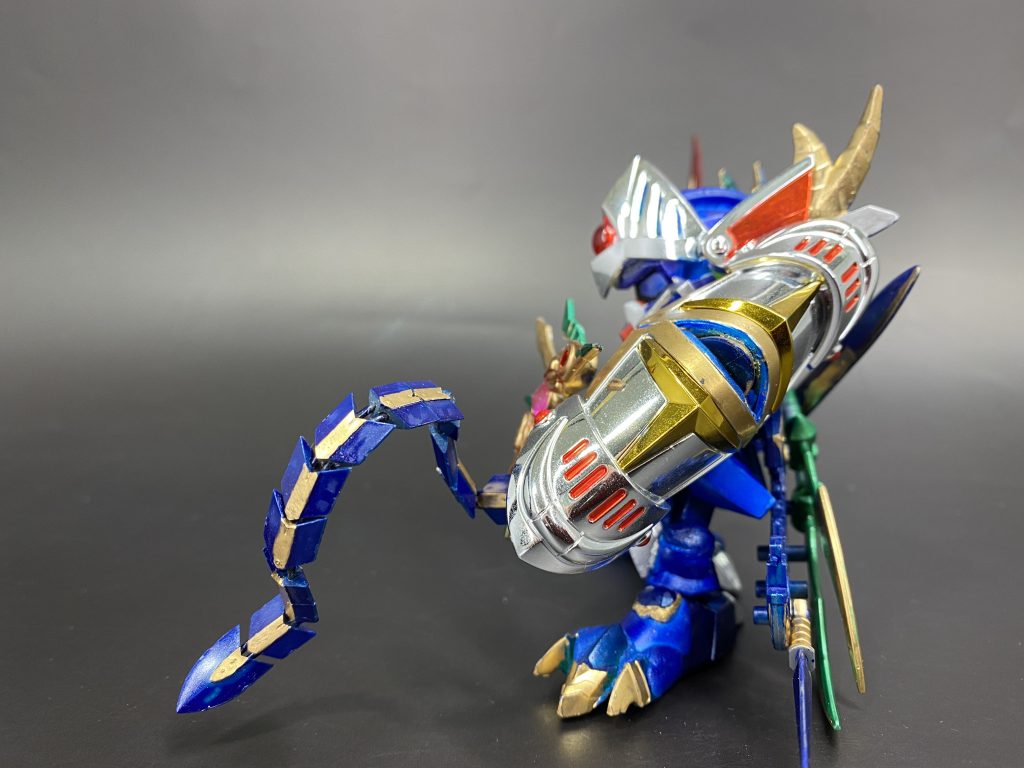 側面。バーサル騎士の肩を盾に、ビーストマスターソード装備させました。