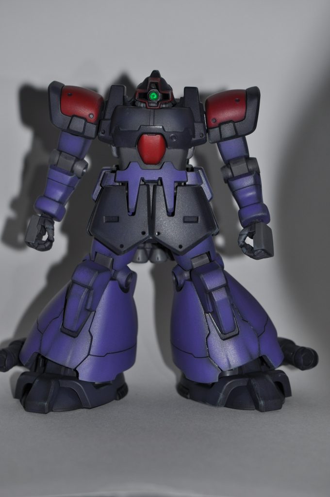 全体的に重厚感を出す為、暗めの塗装で仕上げています。