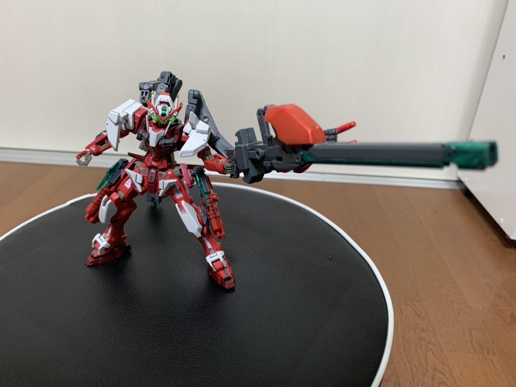 前作のアストレアtypeF2/GNHWの武装ももちろん使用できます。こちらはGNレールガンです。アームにより保持力が上がりました。(作者にっこり)