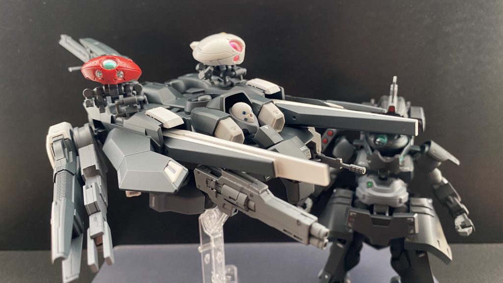 各部ハードポイントに、一部の兵装を装着可能。