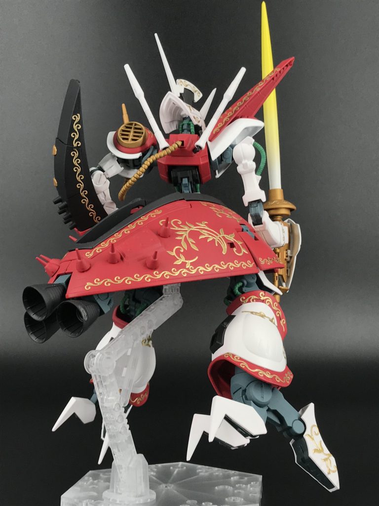 背中の棒はZZの時期にトレンドだったビームサーベル兼ビームキャノンです腰パーツ後ろにはa・アジールのファンネルを取り付けてます