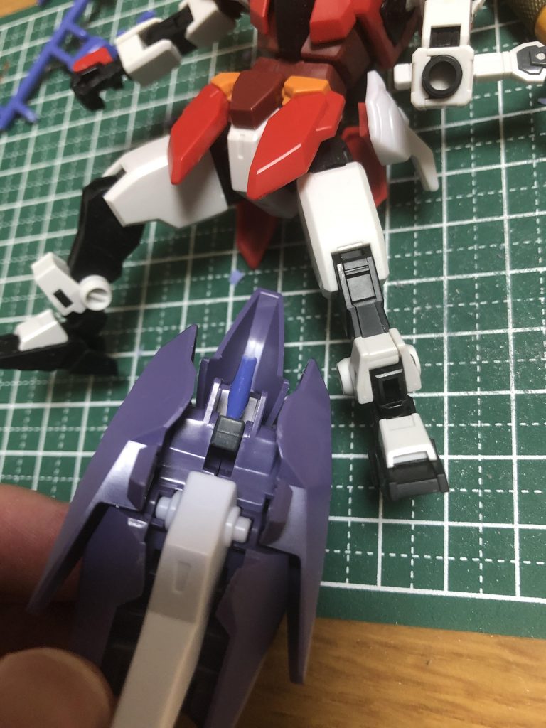 テルティウムの脚は簡単にランナーの太さを調節して差し込んでいるだけです。