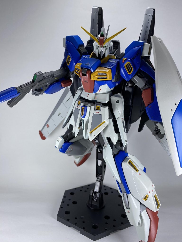 若干のポージングです