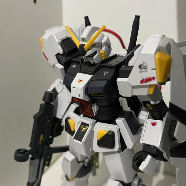 ガンダム4号機 (ニューガンダム風カラー)