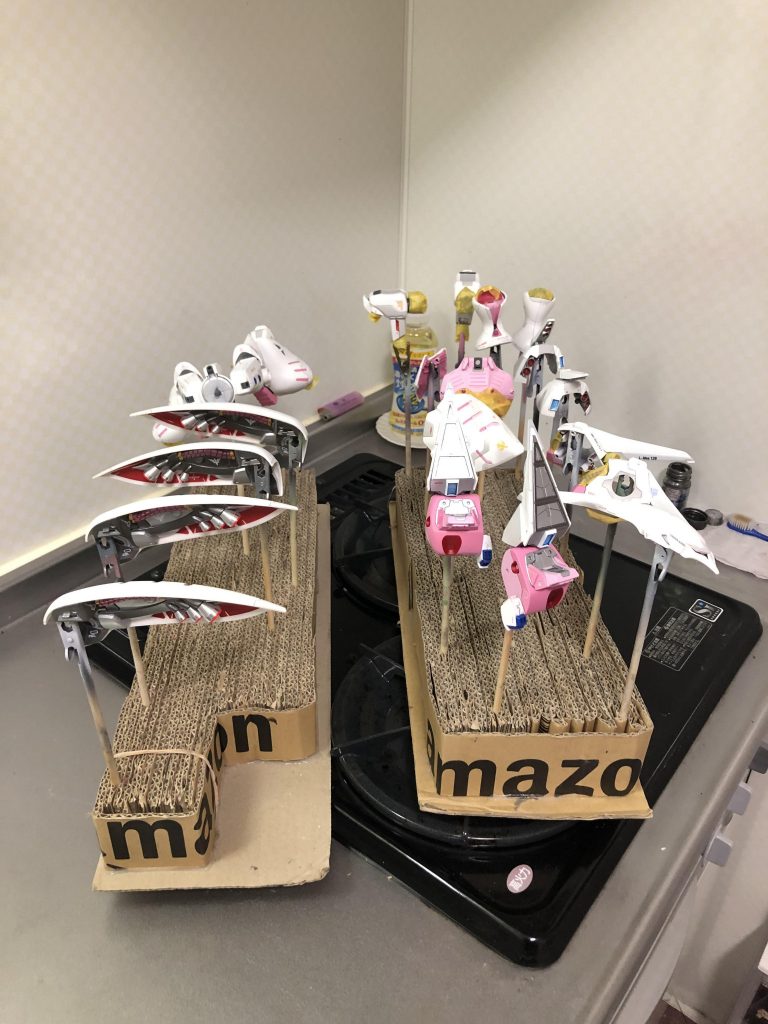 何とか塗装！換気扇の下で乾燥中！