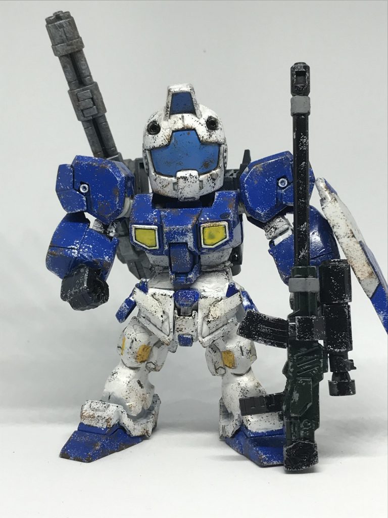 クロスシルエット好きあるある、ジムの頭余りがちを解消する為作りました。コンセプトはホワイトディンゴ隊のジムとジムスナの中間をイメージしました。使ったのは、肩と胸とバックパックはHGジェスタ腕と腰はSDのバンシィ、脚はSDのバルバトスです