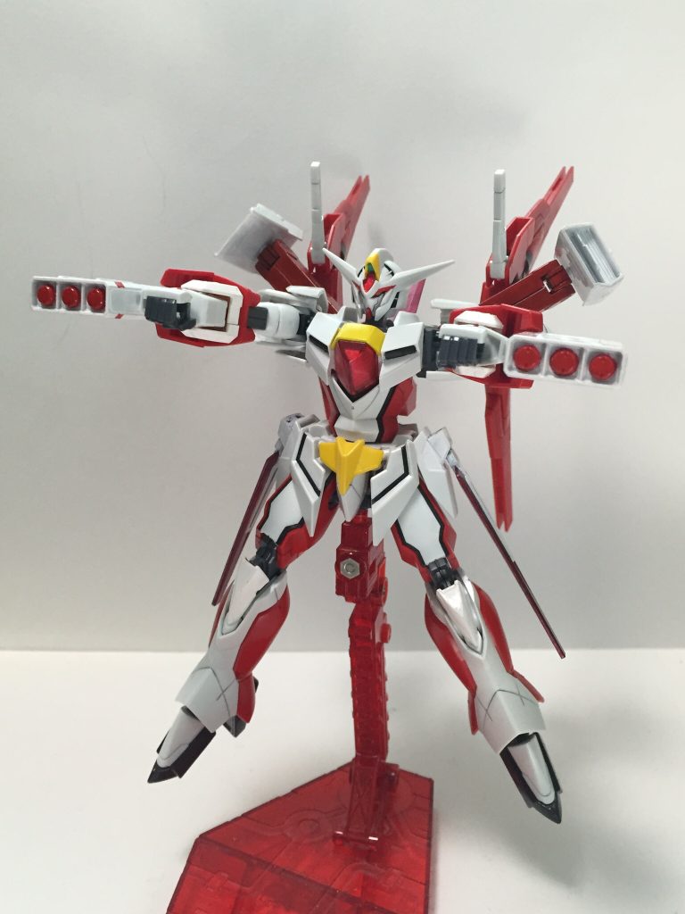 袖ミサイル。霊夢の特徴を生かした武装で霊夢の巫女の衣装の袖を意識して作ったもの。唯一の実弾武装で、逃走する相手を迎撃できる。