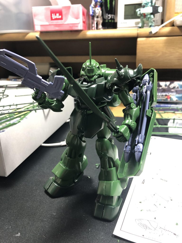 素組み状態。40年前のキットですが3色で色分けされてて驚きました。