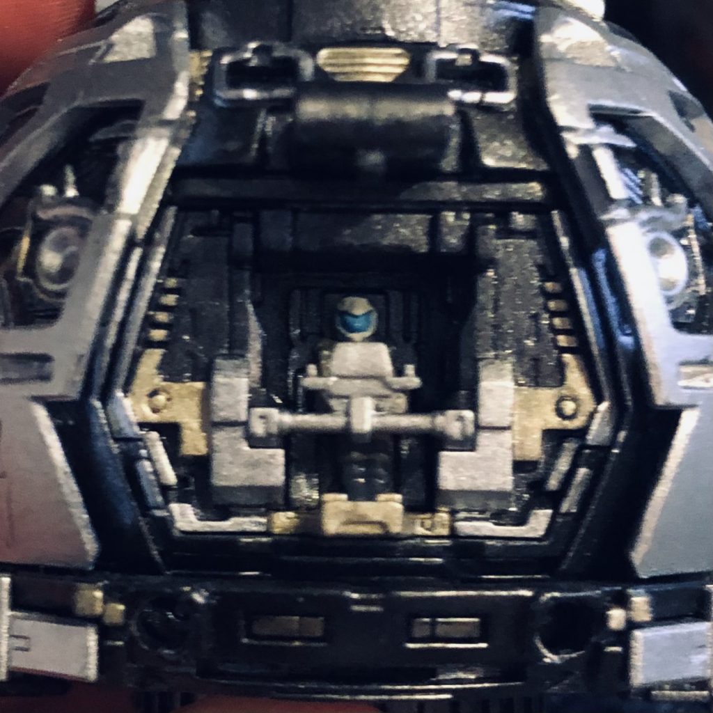 コックピット。パイロットが搭乗しています。